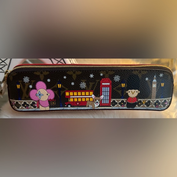 🇬🇧❤️Louis Vuitton London Elizabeth Pouch🇬🇧❤️ - Picture 1 of 16